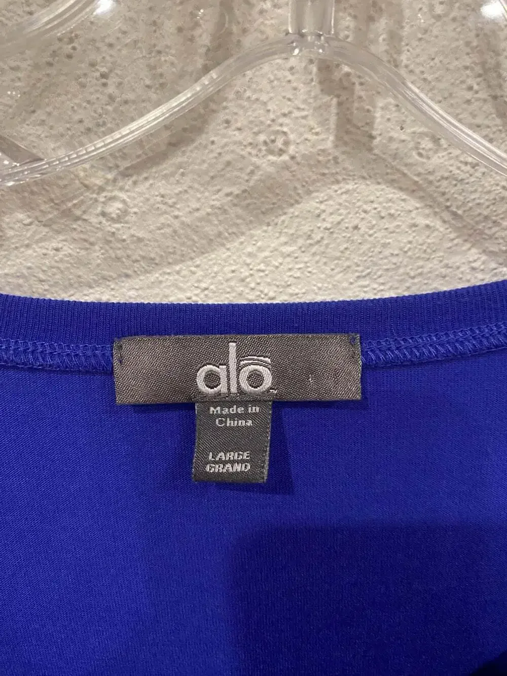 Alo Yoga Shirt Womens Large Blue Long Sleeve Scoop Neck Lightweight Athletic
